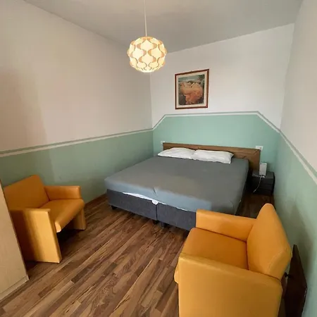 Mit Privatpool Fuer 12 Personen Ca 250 Qm In Casabianca, Adriakueste Italien Lignano Sabbiadoro Und Umgebung Tatil Evi